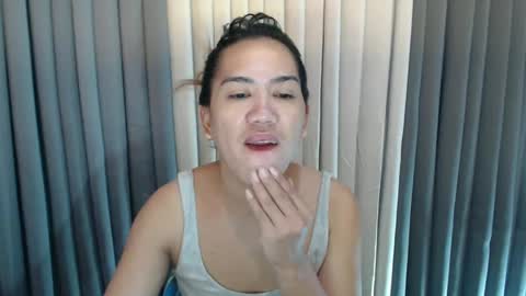 GWEN THOMPSON .......   online show from December 8, 9:41 pm