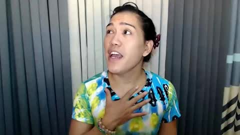 GWEN THOMPSON .......   online show from February 12, 1:09 am