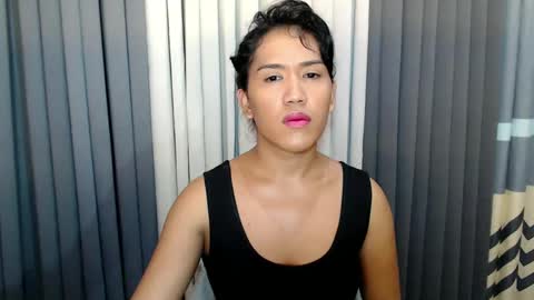 GWEN THOMPSON .......   online show from February 12, 11:40 am