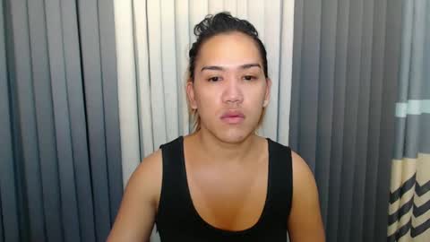 GWEN THOMPSON .......   online show from February 28, 5:59 am