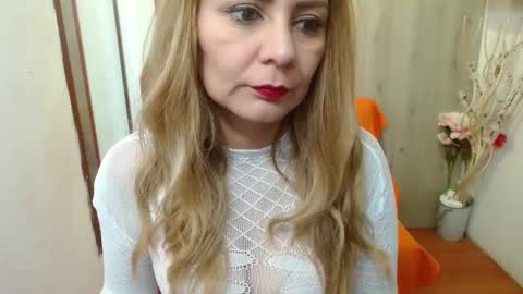 Snapshot of ximena_grant chatting on September 20, 12:06 pm Ximena online show from September 20, 12:06 pm