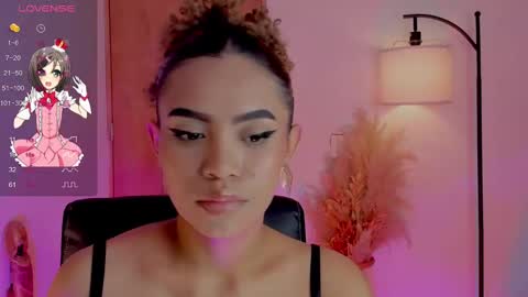 Snapshot of ximena_sotto1 chatting on December 18, 10:13 pm camila online show from December 18, 10:13 pm