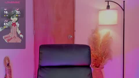 Snapshot of ximena_sotto1 chatting on December 28, 10:23 pm camila online show from December 28, 10:23 pm