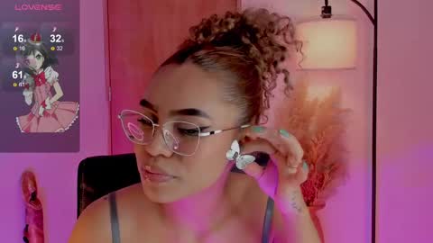 Snapshot of ximena_sotto1 chatting on January 16, 1:58 am camila online show from January 16, 1:58 am