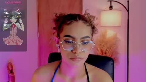 Snapshot of ximena_sotto1 chatting on January 20, 1:39 am camila online show from January 20, 1:39 am