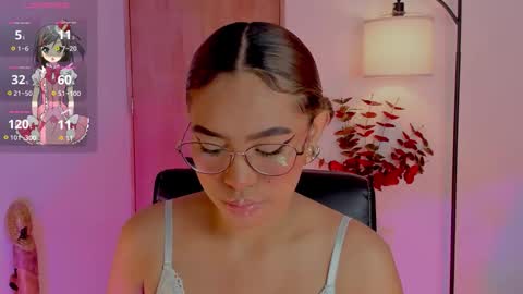 Snapshot of ximena_sotto1 chatting on October 10, 10:20 pm camila online show from October 10, 10:20 pm