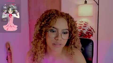 Snapshot of ximena_sotto1 chatting on October 18, 10:21 pm camila online show from October 18, 10:21 pm