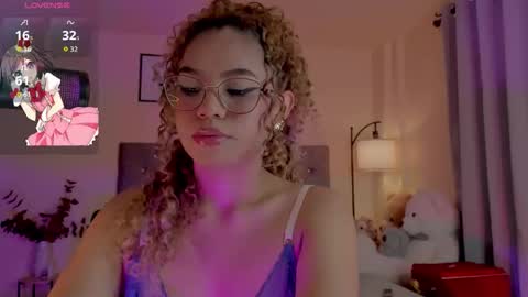 camila online show from December 18, 7:53 pm