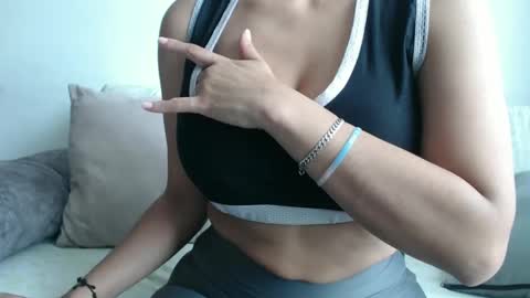 ximena suarez online show from September 25, 2:43 pm