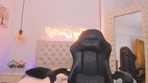 xiomara_cortes online show from February 8, 1:22 am