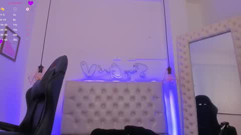 Snapshot of xiomara_cortes chatting on March 7, 10:21 pm xiomara_cortes online show from March 7, 10:21 pm