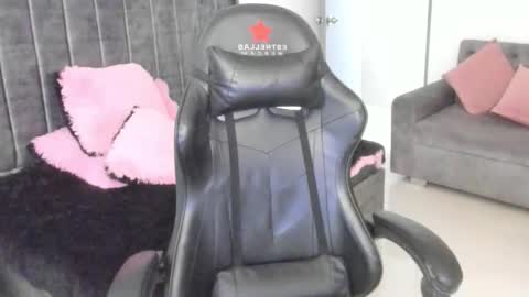 Snapshot of xiomara_cortes chatting on September 24, 12:30 pm xiomara_cortes online show from September 24, 12:30 pm