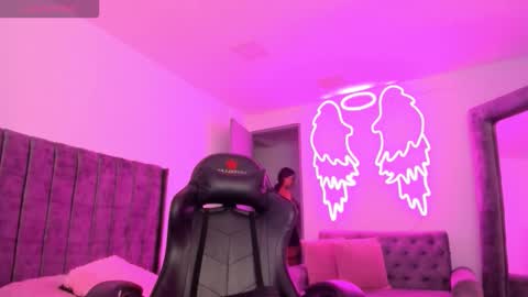 Snapshot of xiomara_cortes chatting on October 2, 7:43 pm xiomara_cortes online show from October 2, 7:43 pm