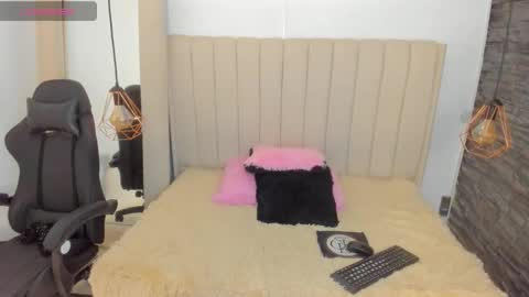 Snapshot of xiomara_cortes chatting on October 8, 12:58 pm xiomara_cortes online show from October 8, 12:58 pm