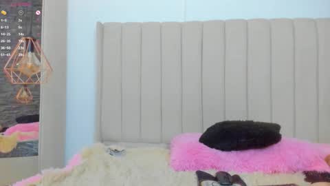 Snapshot of xiomara_cortes chatting on October 9, 1:03 am xiomara_cortes online show from October 9, 1:03 am