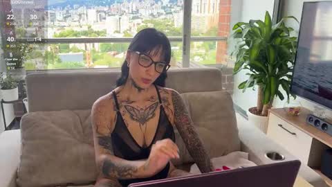 Snapshot of xisisxx chatting on October 25, 7:41 pm xisisxx online show from October 25, 7:41 pm