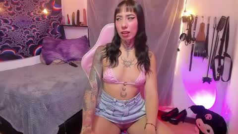 Snapshot of xizette_rotic chatting on July 11, 3:15 pm xizette online show from July 11, 3:15 pm