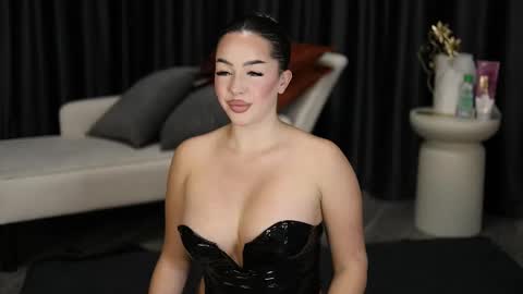 Julia online show from November 23, 9:58 pm