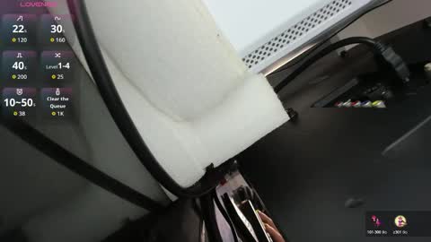 Snapshot of xkim_starx chatting on November 23, 6:35 am welcome friends online show from November 23, 6:35 am