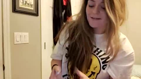 Snapshot of xkittymeowz chatting on November 18, 7:57 am xkittymeowz online show from November 18, 7:57 am