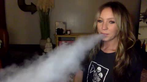 xLacyy online show from December 3, 3:52 am