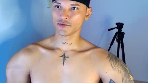 xlatin21 online show from October 9, 6:00 am