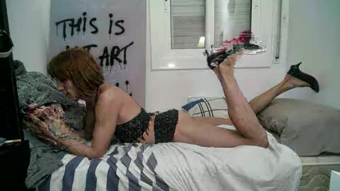 Snapshot of xlecram chatting on December 5, 5:28 pm Wendy online show from December 5, 5:28 pm