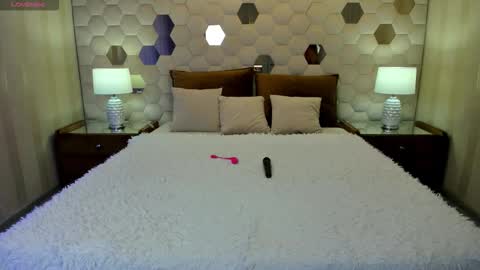 Linda online show from December 20, 8:38 pm