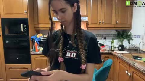 Snapshot of xmaskedgirl888 chatting on June 9, 8:53 pm Extreme Couple online show from June 9, 8:53 pm