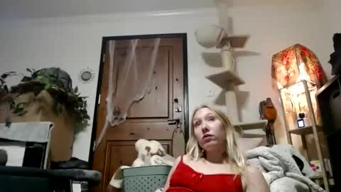 xmckennalynn online show from November 11, 6:02 am
