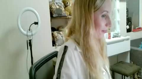 Snapshot of xmilagrosxs chatting on April 16, 8:53 pm xMilagrosxs online show from April 16, 8:53 pm
