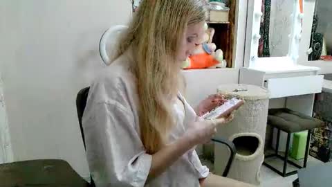 Snapshot of xmilagrosxs chatting on May 12, 10:34 am xMilagrosxs online show from May 12, 10:34 am