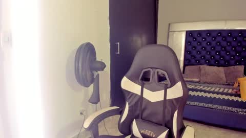 xmistresspervet online show from September 13, 5:51 am