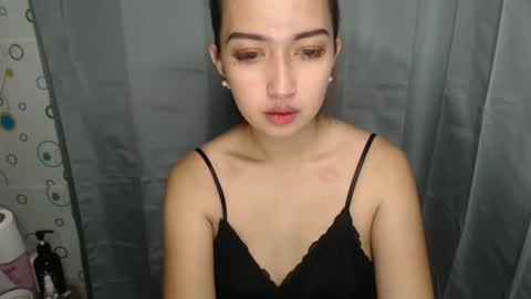 Snapshot of xnaughty_angelx chatting on March 6, 12:40 am Ilove play tab00 and dirty show on wsp or tg and isell many videos and naked photos there online show from March 6, 12:40 am