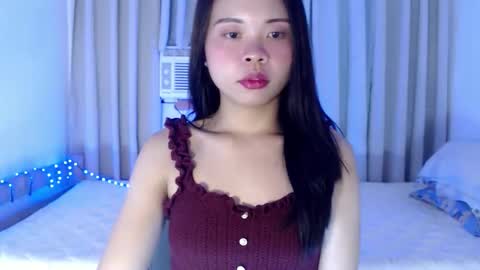Snapshot of xo_worth_it chatting on June 9, 6:30 pm nathalie online show from June 9, 6:30 pm
