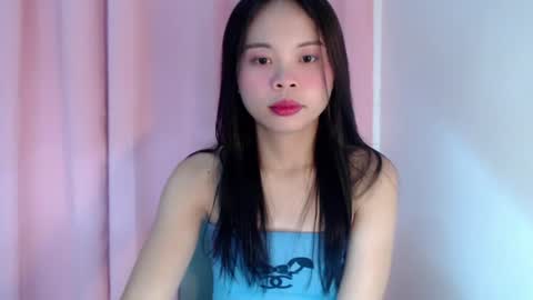 Snapshot of xo_worth_it chatting on June 12, 3:44 pm nathalie online show from June 12, 3:44 pm