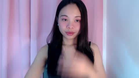 Snapshot of xo_worth_it chatting on June 13, 9:07 am nathalie online show from June 13, 9:07 am