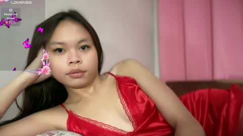 Snapshot of xo_worth_it chatting on August 4, 6:54 pm nathalie online show from August 4, 6:54 pm