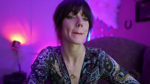 Bella Bondai online show from February 9, 9:05 am