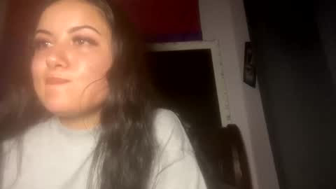 Snapshot of xocrybaby chatting on December 7, 10:28 pm xocrybaby online show from December 7, 10:28 pm