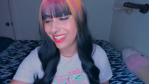 Rae  online show from December 5, 2:33 pm