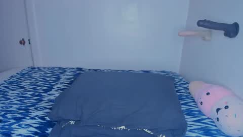 Rae  online show from February 8, 9:46 pm