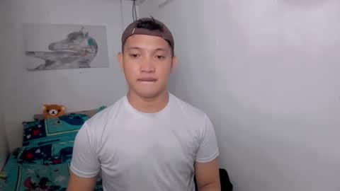 xsebastian19 online show from May 1, 9:47 am