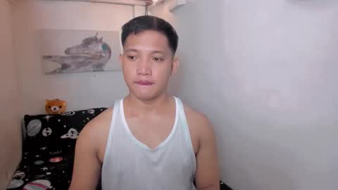 xsebastian19 online show from May 8, 5:02 am