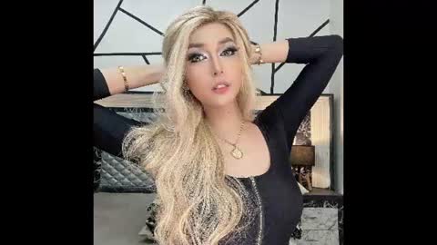 xsexysucker online show from July 25, 12:20 am