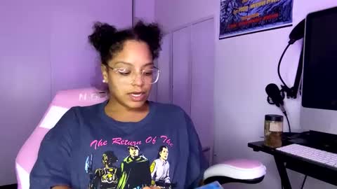 xStarGazingx online show from September 18, 10:45 pm