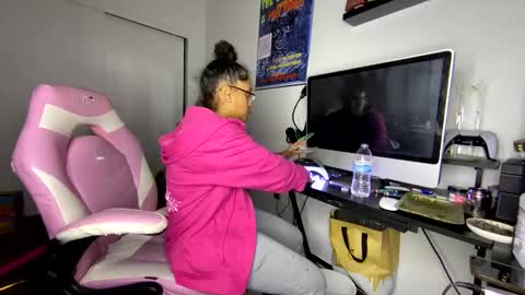 xStarGazingx online show from September 20, 8:04 am