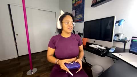 xStarGazingx online show from November 3, 6:14 am