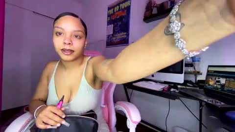 xStarGazingx online show from December 15, 7:07 pm