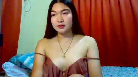 HI IM PAULINE online show from December 8, 1:35 am